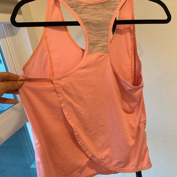 tank top. Athletic tank top - Picture 3 of 3